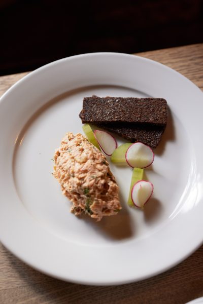 queens head broad chalke food menu