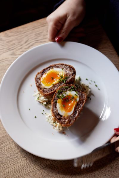 queens head dining menu selection