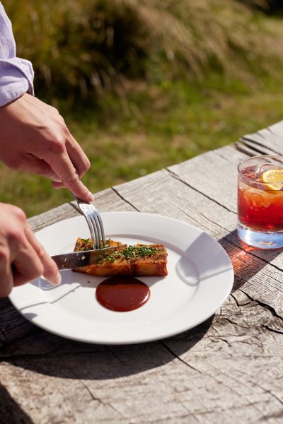 queens head food and drink wiltshire