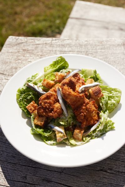 queens head pub atmosphere broad chalke