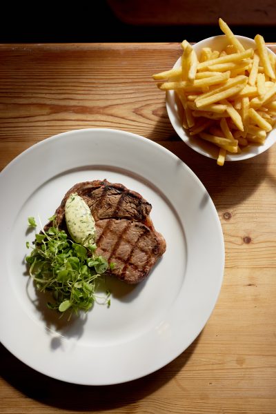 queens head restaurant menu broad chalke