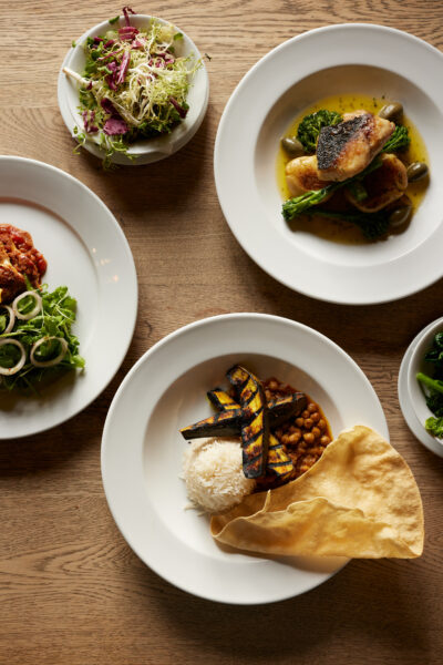 rustic pub dining queens head wiltshire