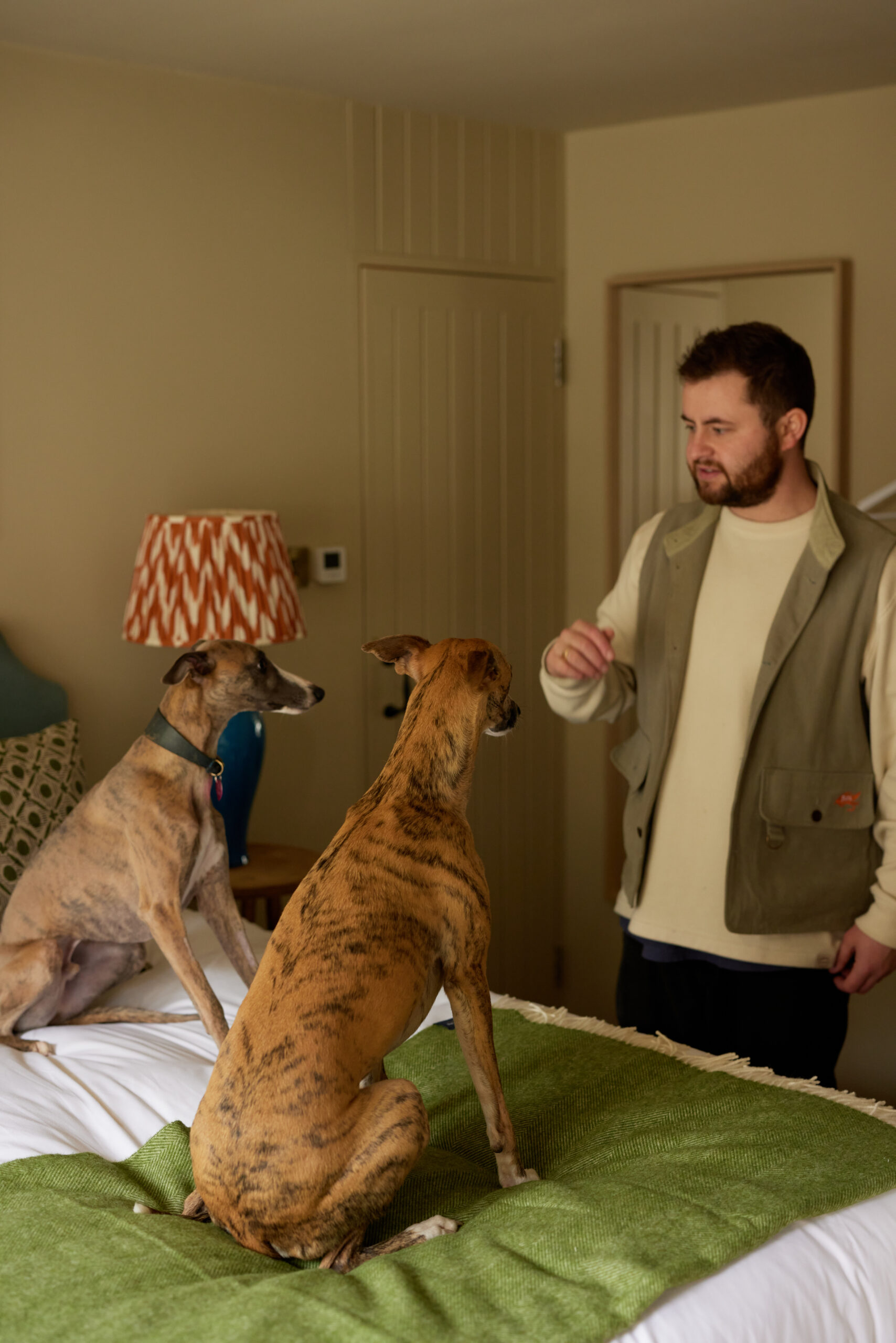 Dog-friendly stays at The Queen's Head in Broad Chalke, Wiltshire